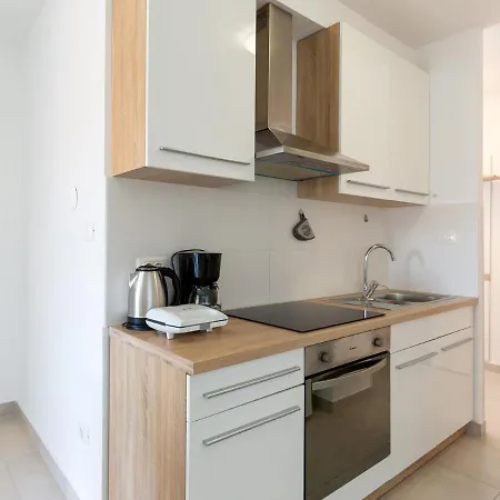 Amoroso 200m From Sea Apartment