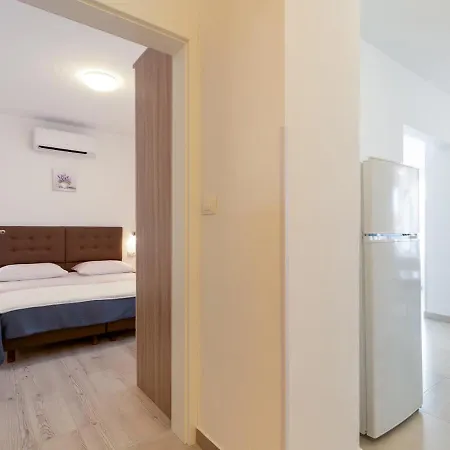 Apartment Amoroso 200m From Sea