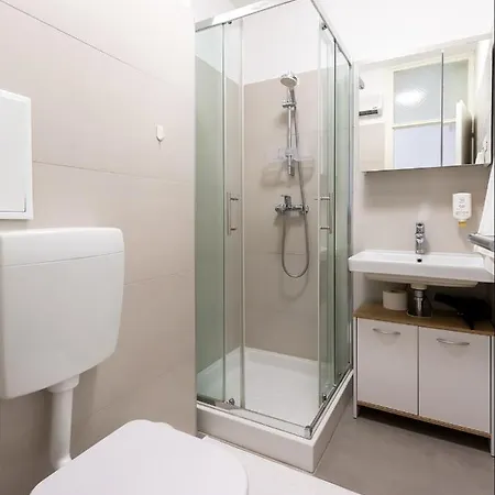 Apartment Amoroso 200m From Sea Porec