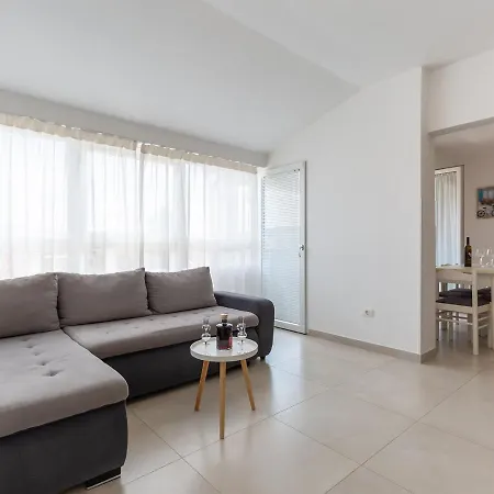 Amoroso 200m From Sea