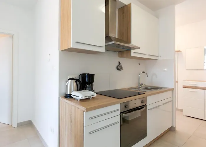 Amoroso 200m From Sea アパート