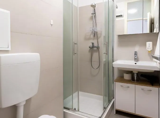 アパート Amoroso 200m From Sea ポレッチ